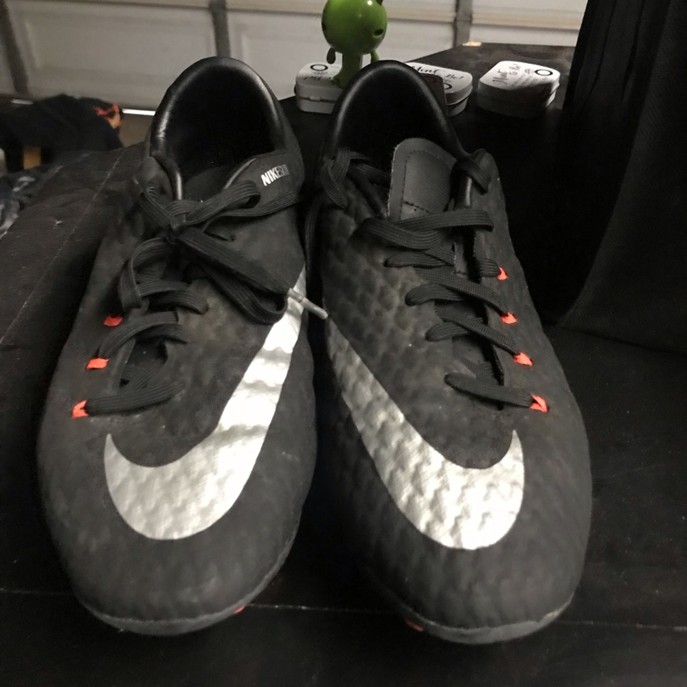 Nike cleats hyper venom